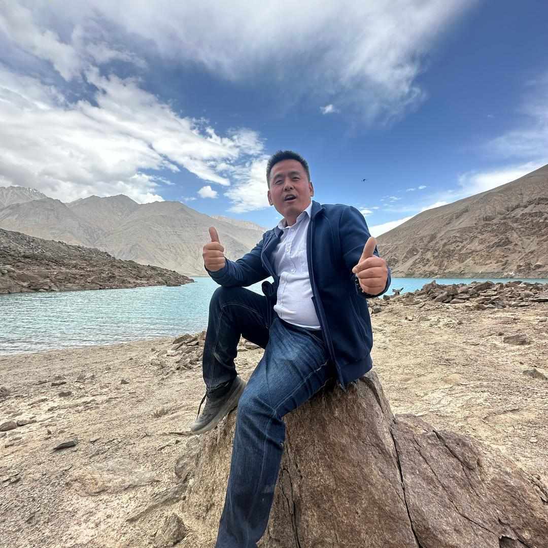 东寻文化酒店老陈