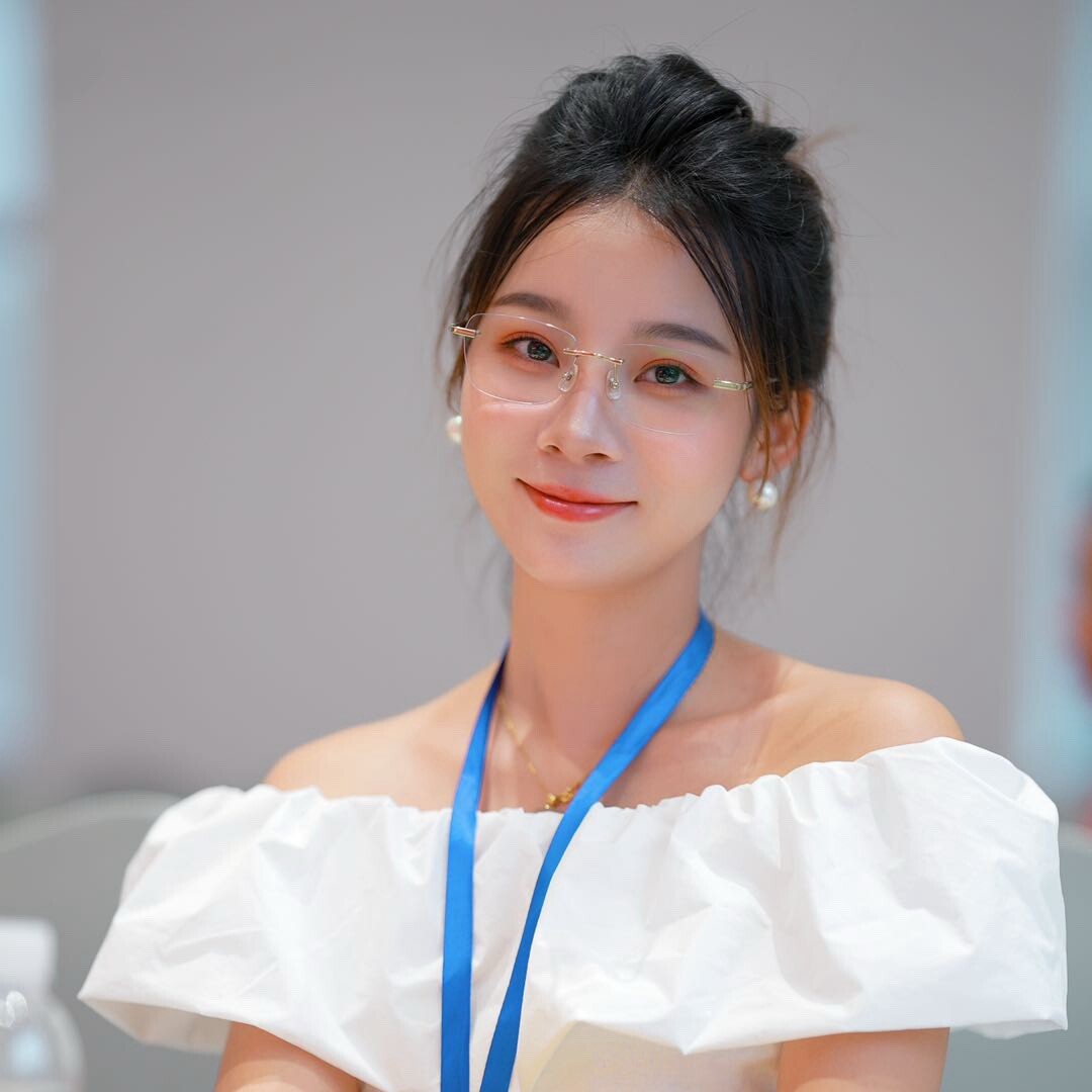 易小姐的烟花铺