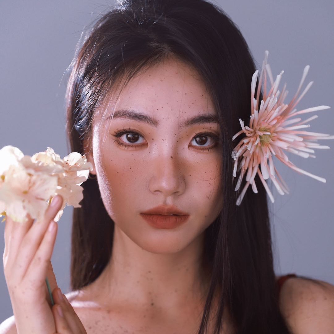 龚妮叽哇呀