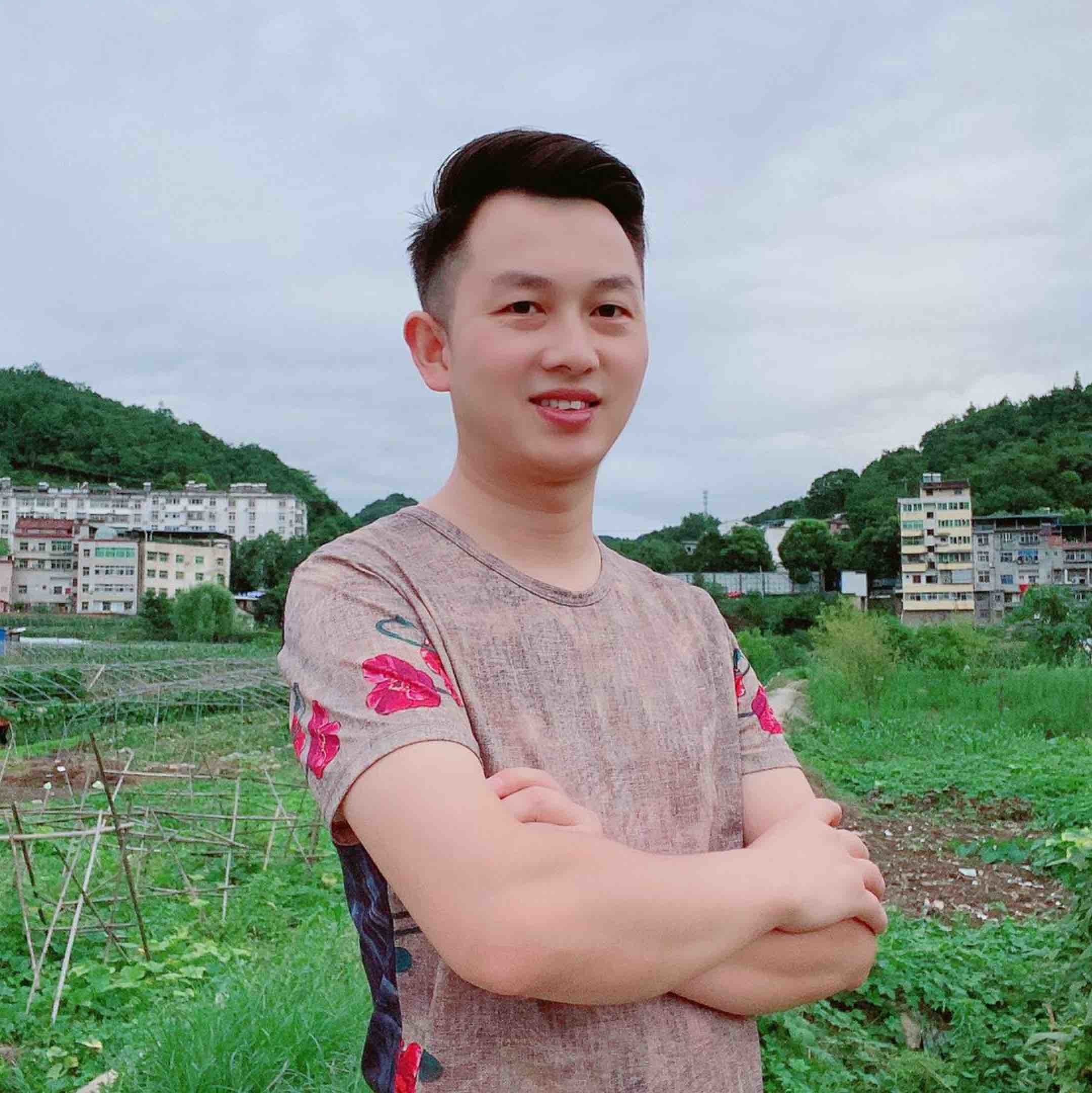 勇哥爱唱歌