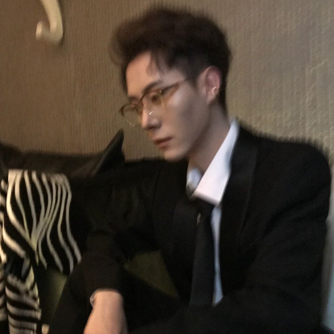 张诗尧YXH.