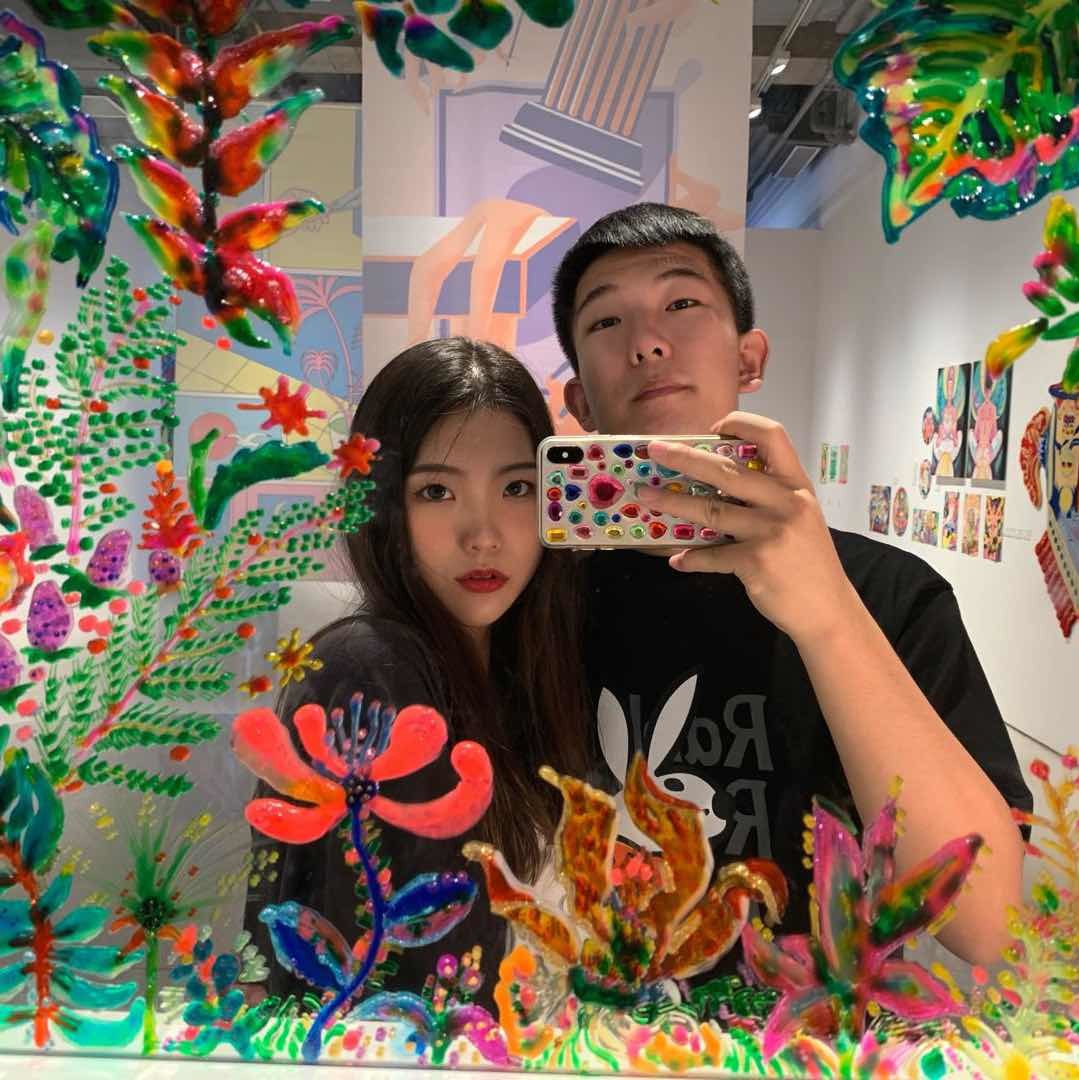 画画的老张和面包