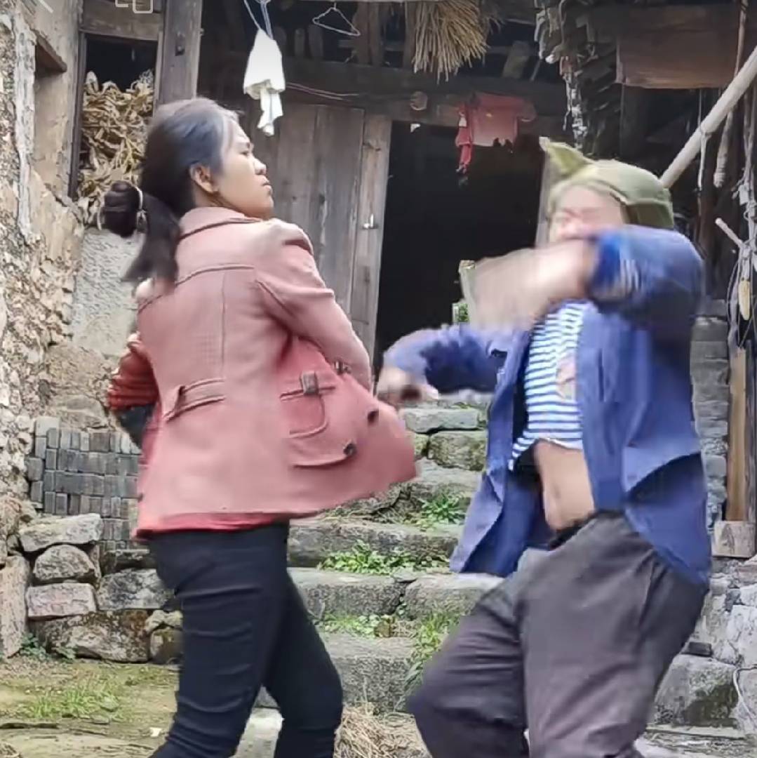 搞笑二憨