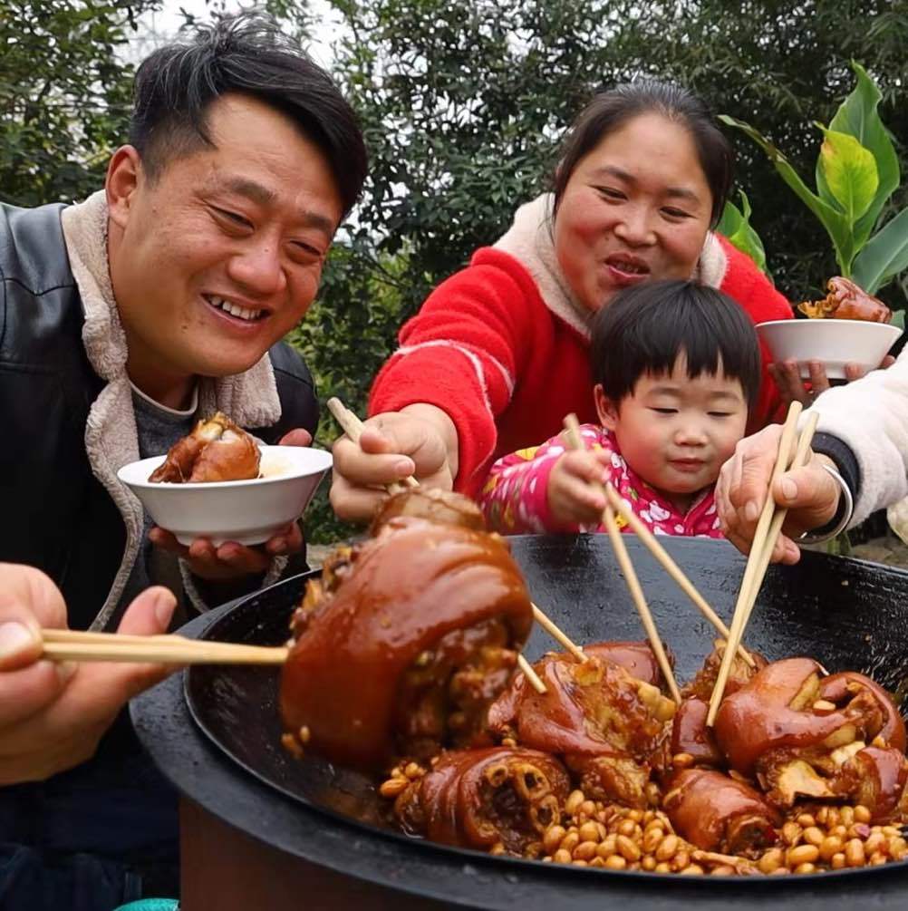 陈说美食胖妹大洋夫妇