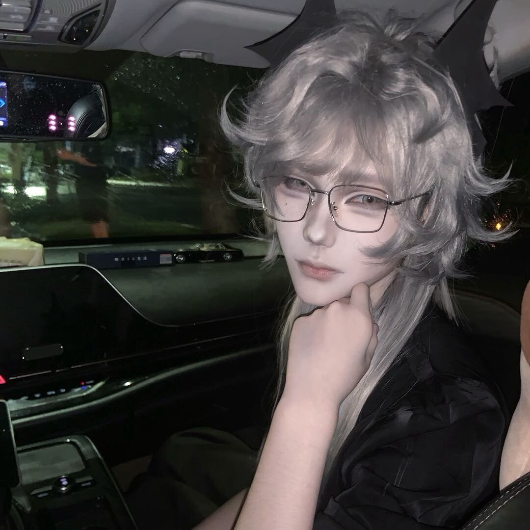 曼亚化妆师晓航