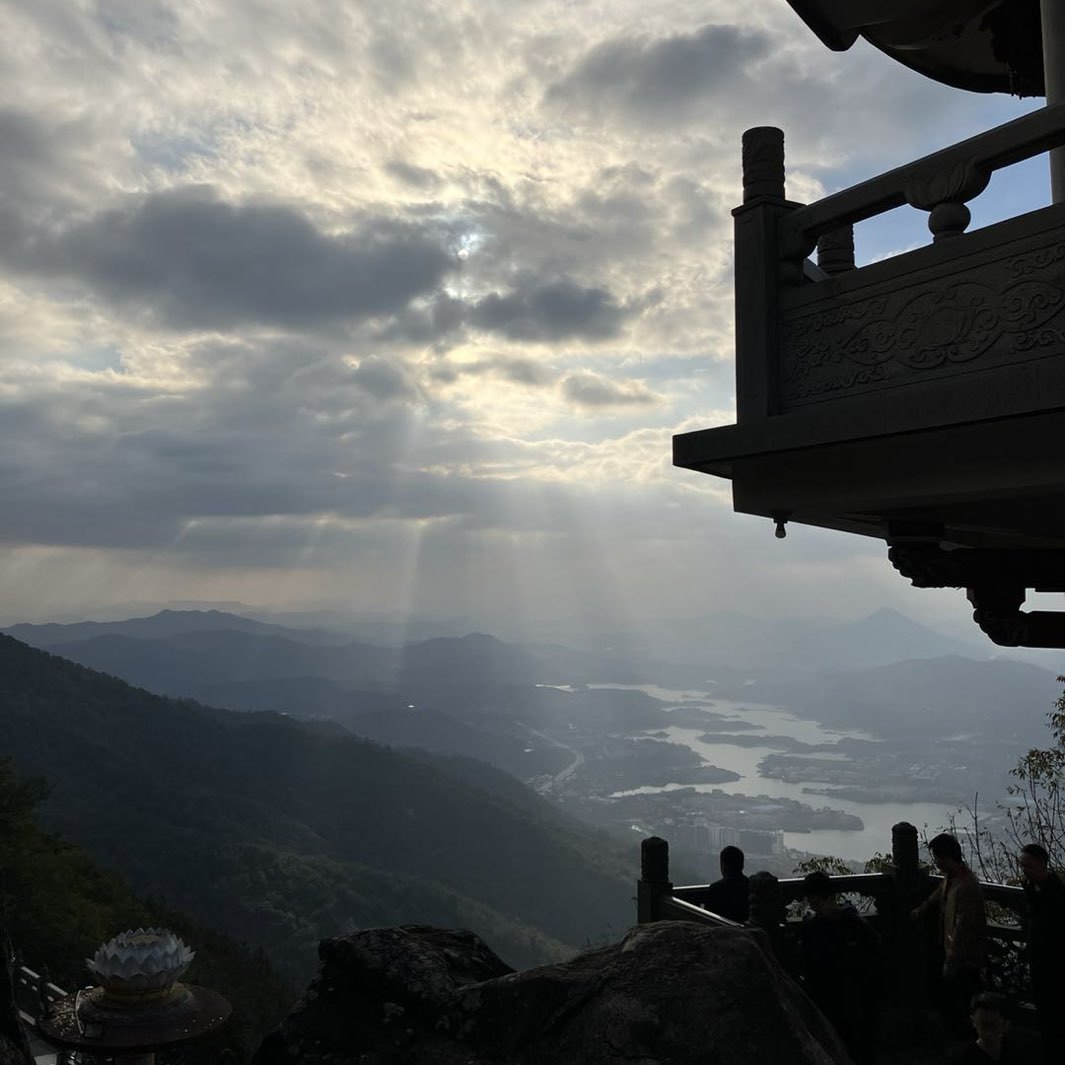 视频号旅行摄影排行榜第18名undefined,新榜指数767.2,新增作品数1,总推荐数6856,平均推荐数6856,最高推荐数6856