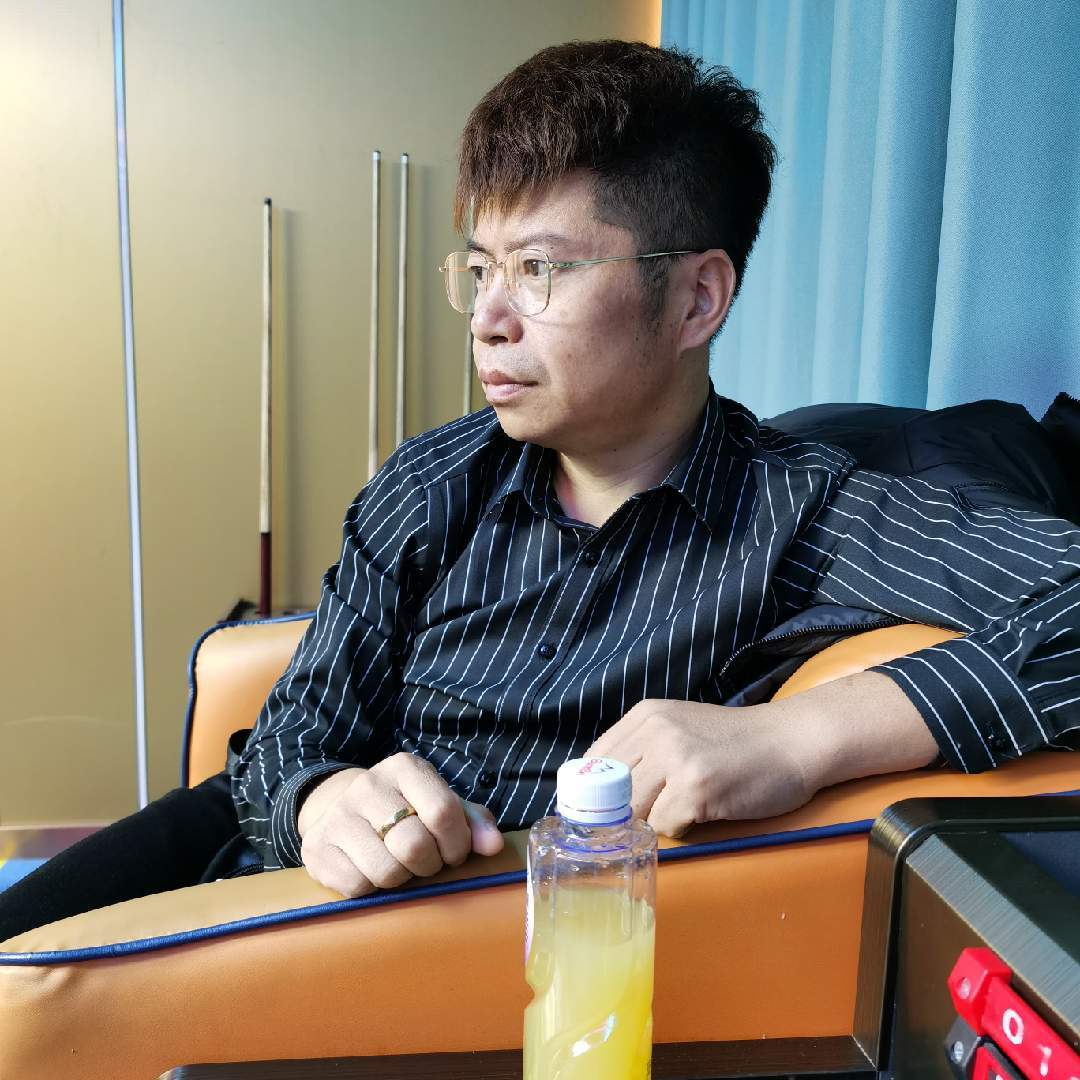 爱美食的金威