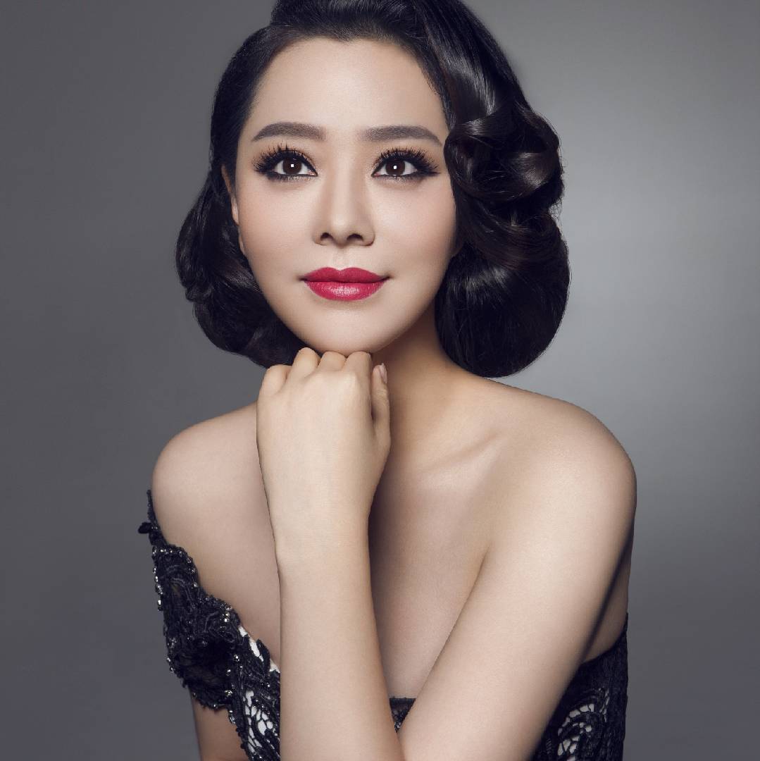 歌唱家钟丽燕