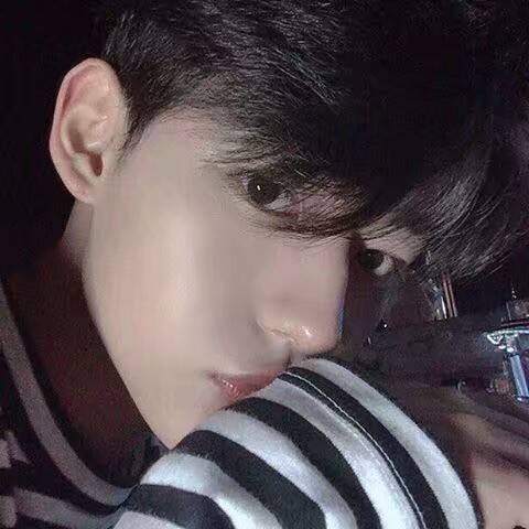 是子墨.