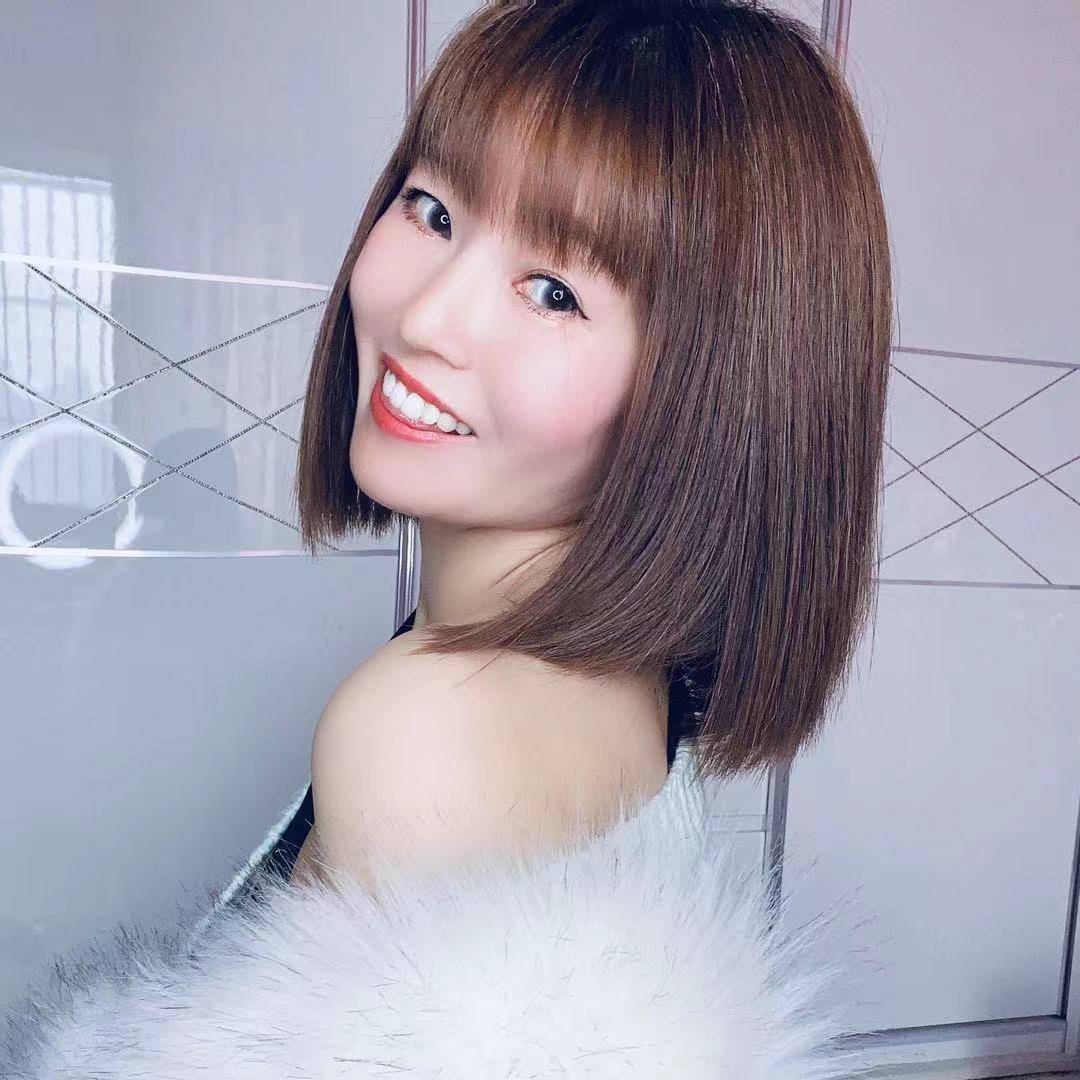 瑶瑶教跳舞