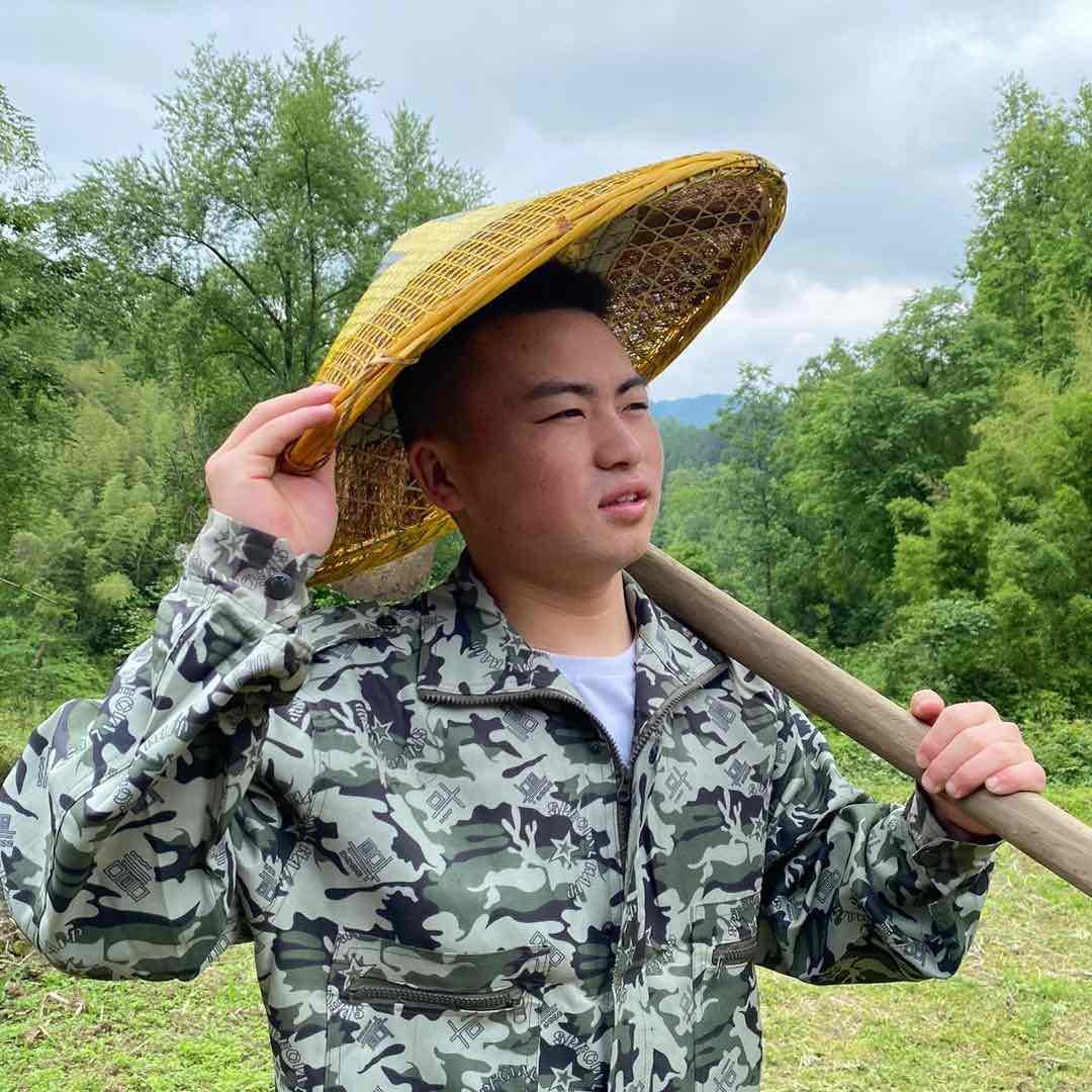 黔农人云松