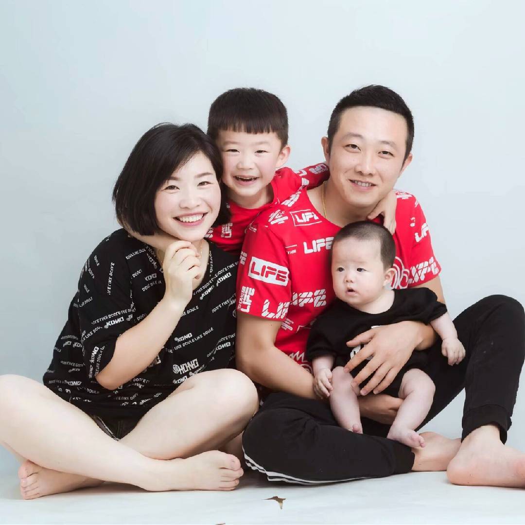 葛小娅一家