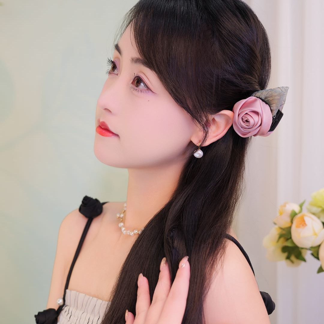 小红红教女生简单发型