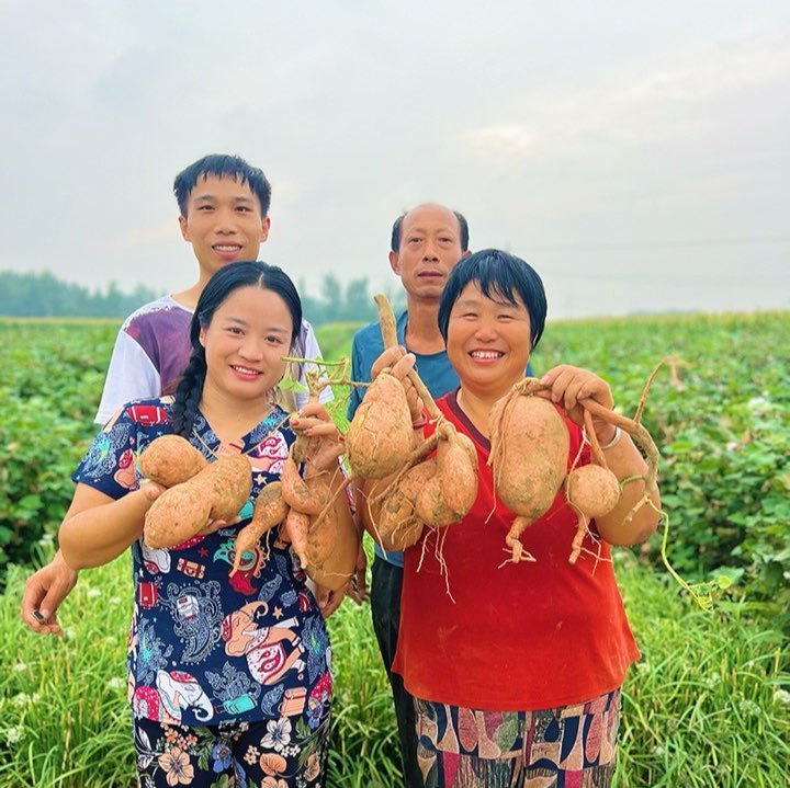 大勇倩倩一家人