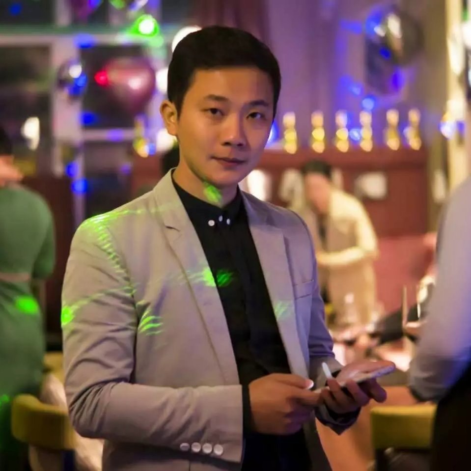 贵港天诺服饰-阿伟