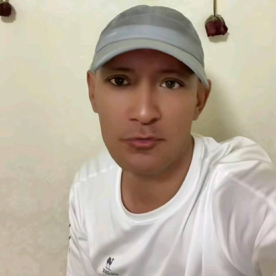 吐尔洪江徒步侠