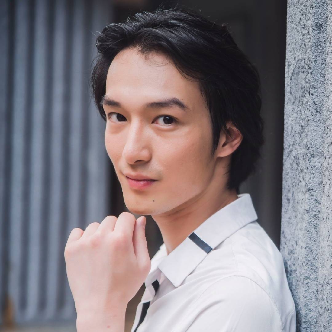 艺术家炫名