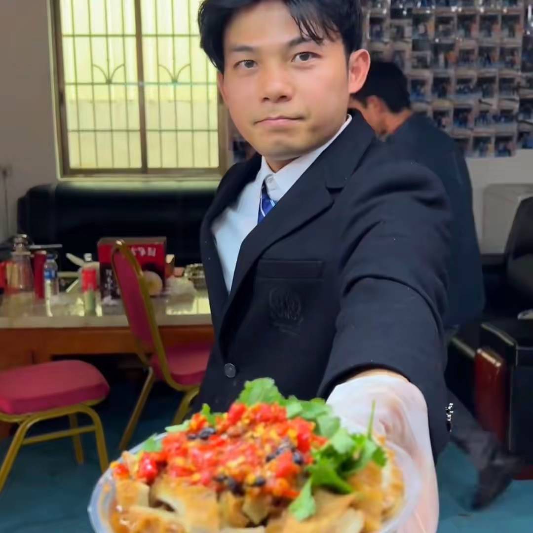 中汉良牛杂地摊