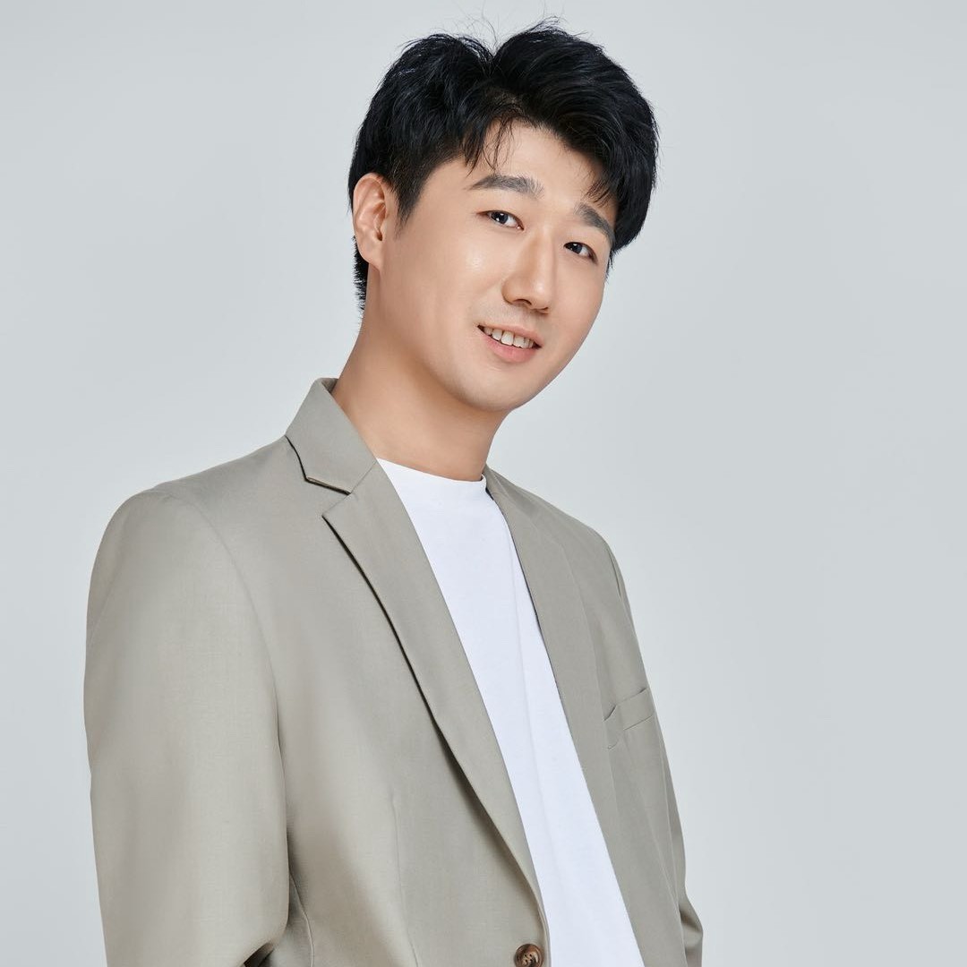 硕士羽晨讲舞蹈