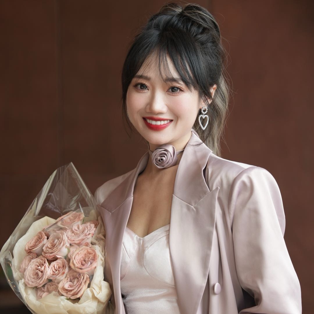 美娜娜娜子