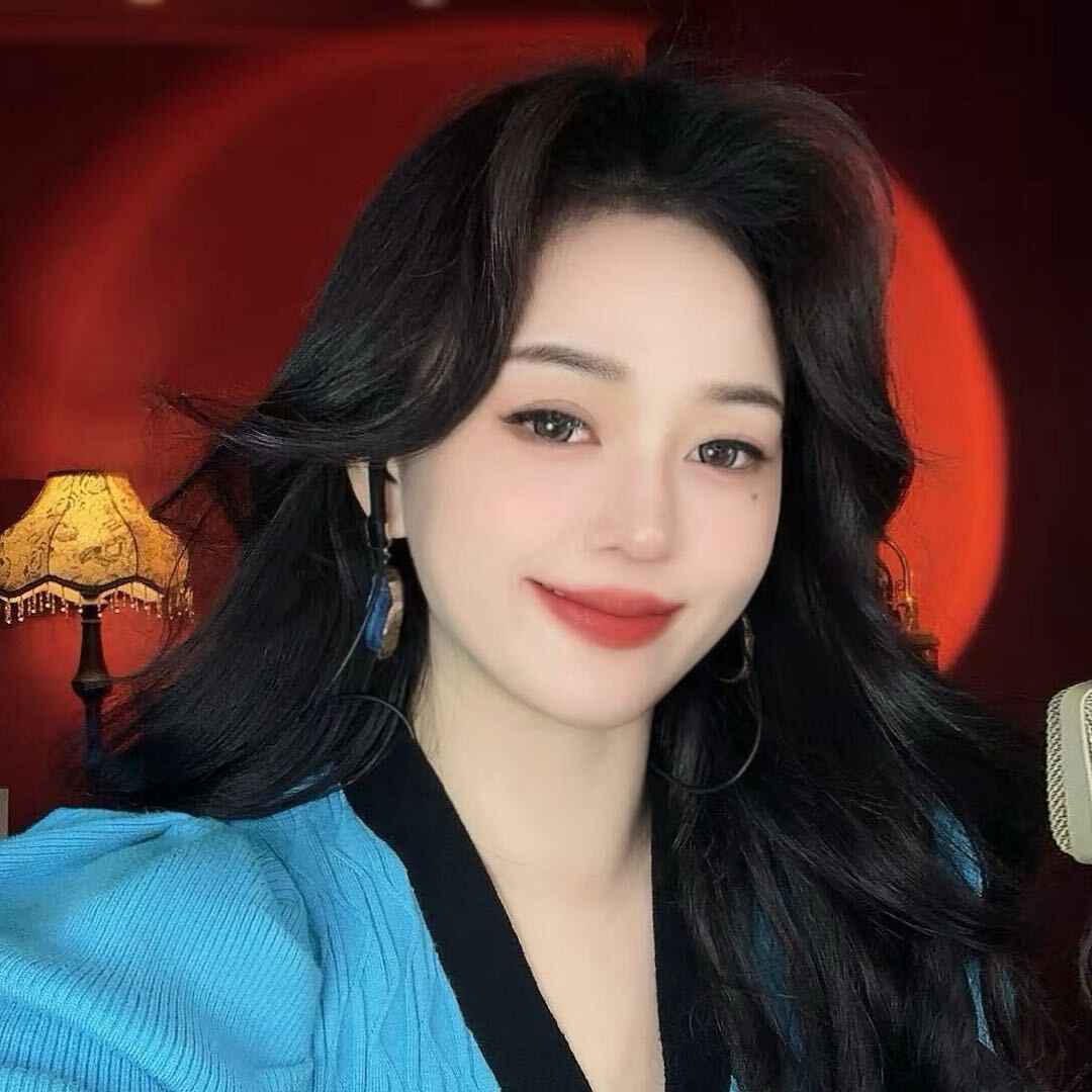 小虎牙秋秋Allison
