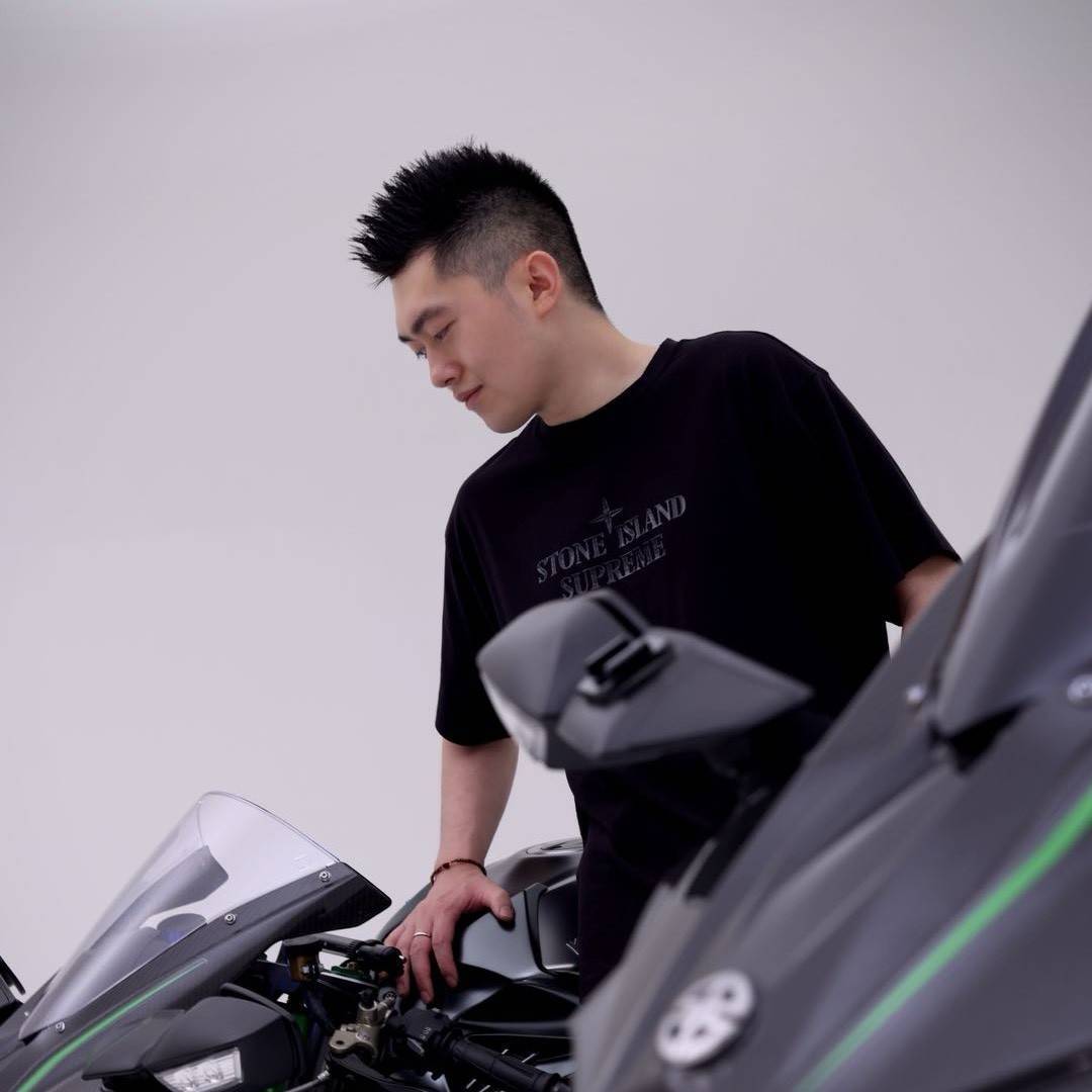 梁家翔这儿呢