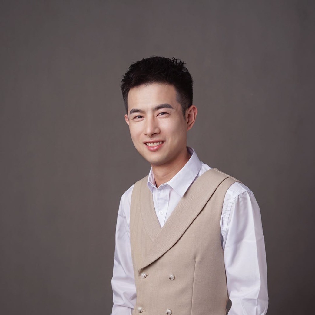 杨毅跟露妹几