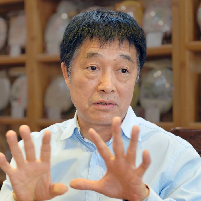 黄启均说