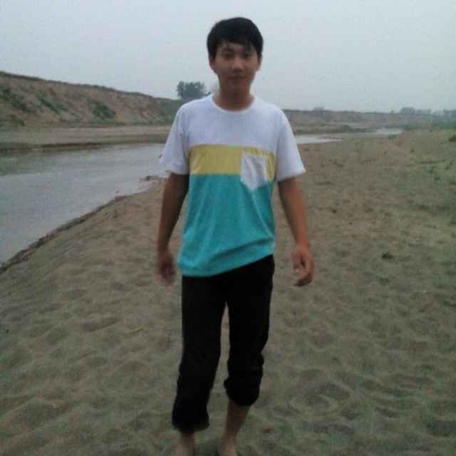 李飞翔18300619844