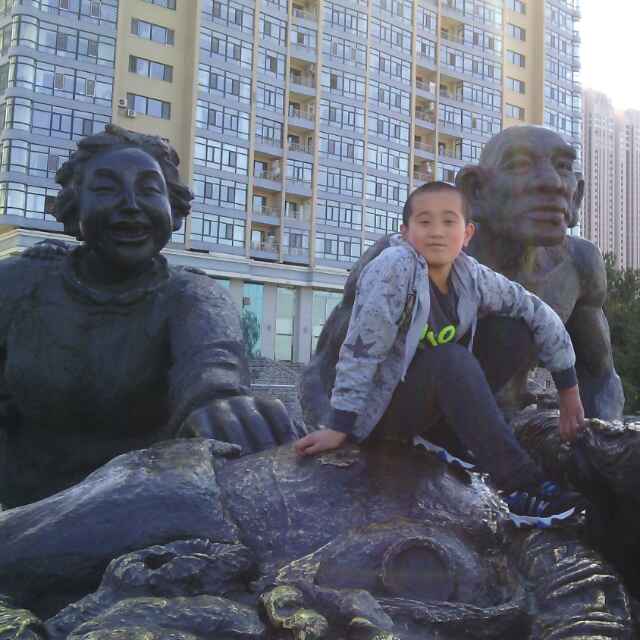 ‘’看破红尘不剃头‘’