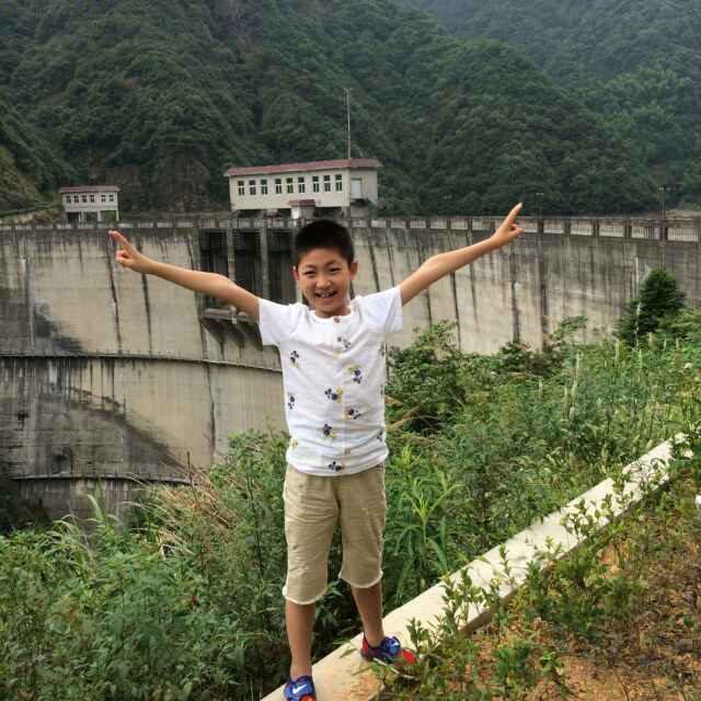 西岭岗人士