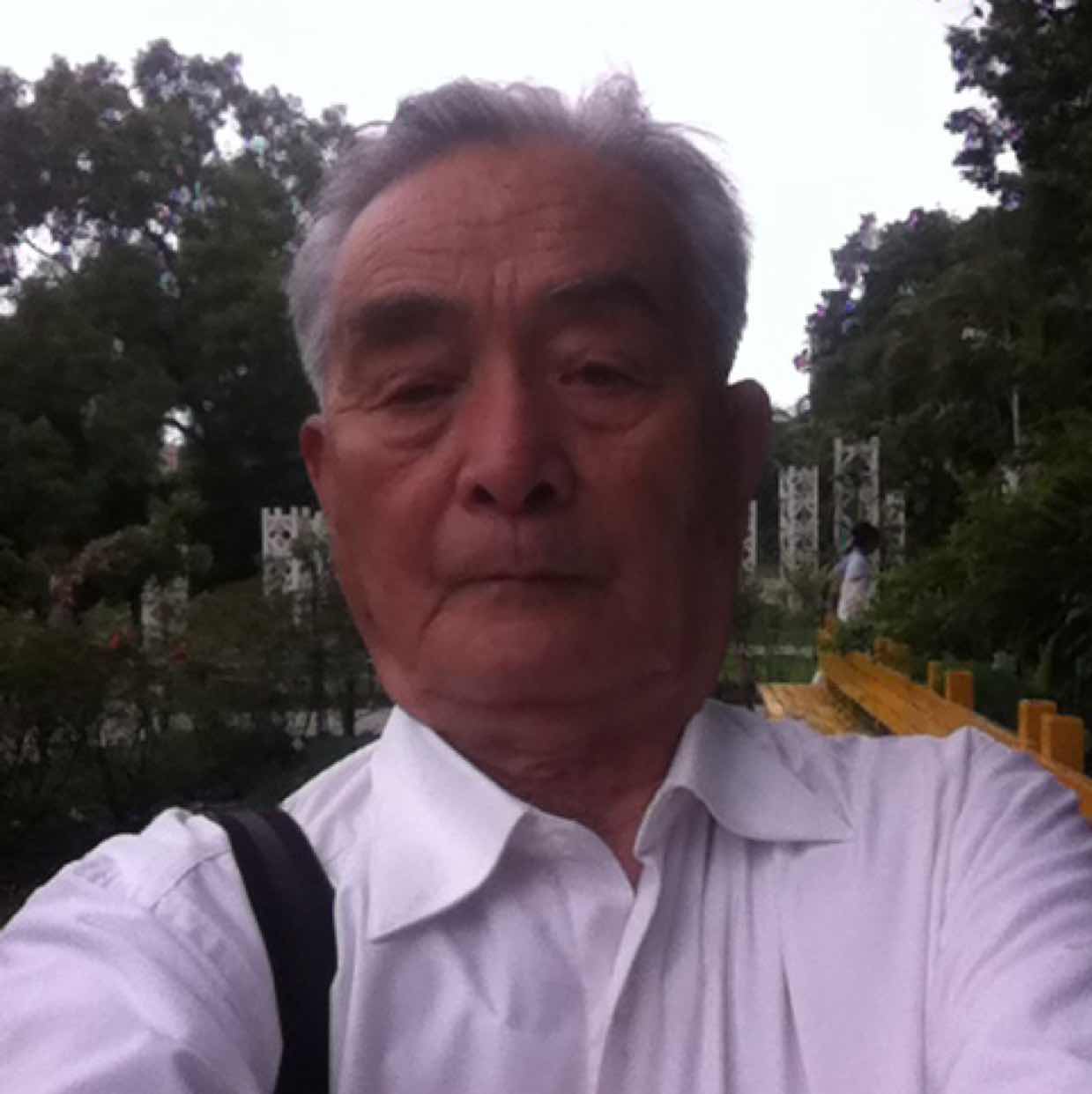 张爹张牖赓