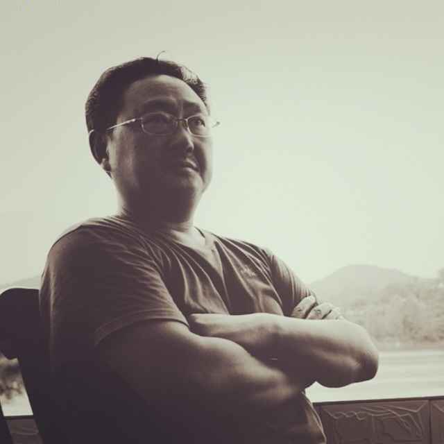 平意镜人