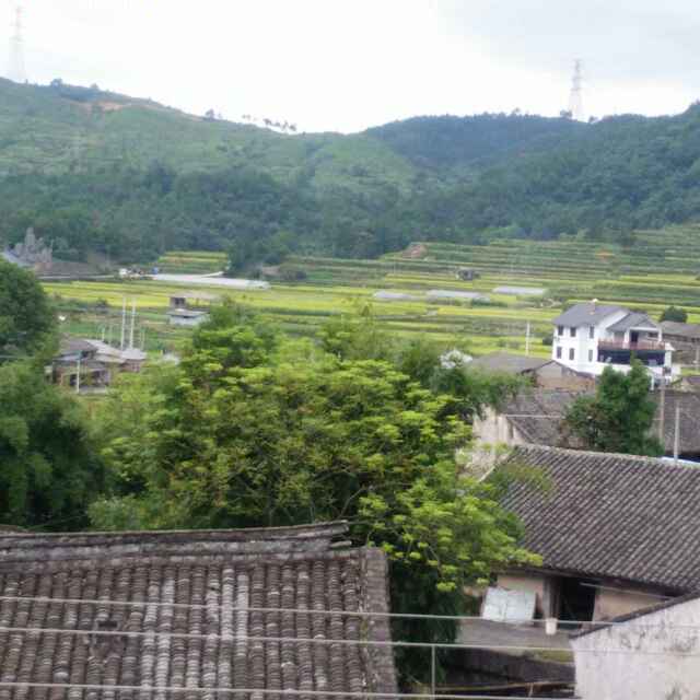 古村山清水秀。