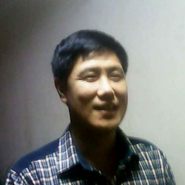 栾方伟