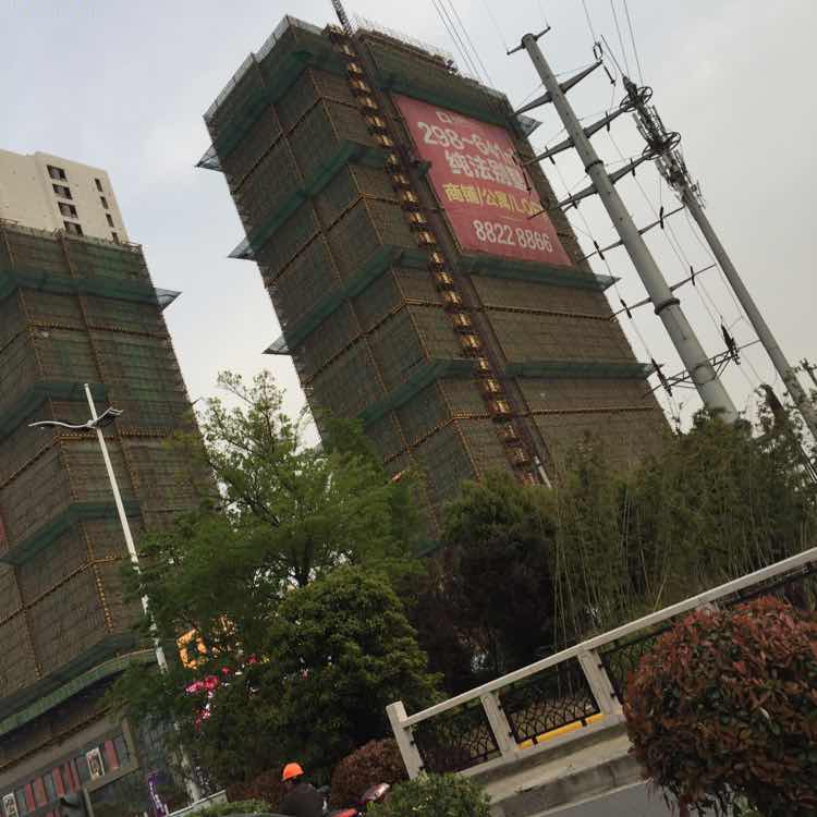 徐州新沂市岗位职责：1.负责建筑外脚手架的搭设、拆除、检查与维护，确保符合JGJ130等国家及行业安全技术规