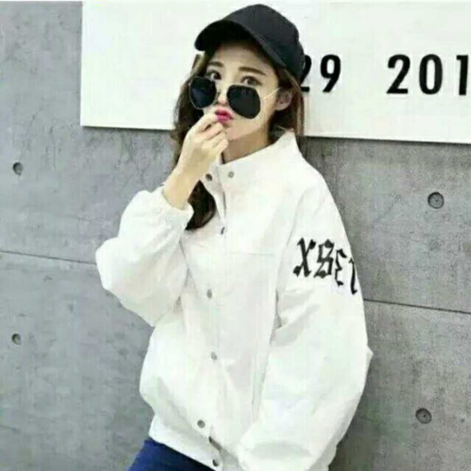 以女王姿势゛俯视全世界_7253