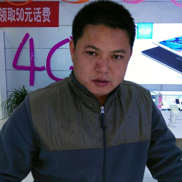 请不要在人前高歌