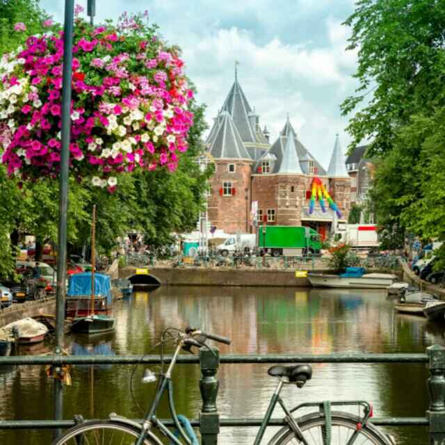 天空的云:漂浮不定