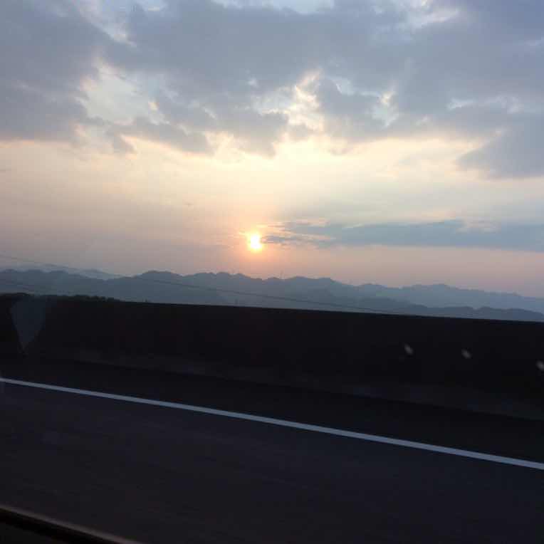 余佳静