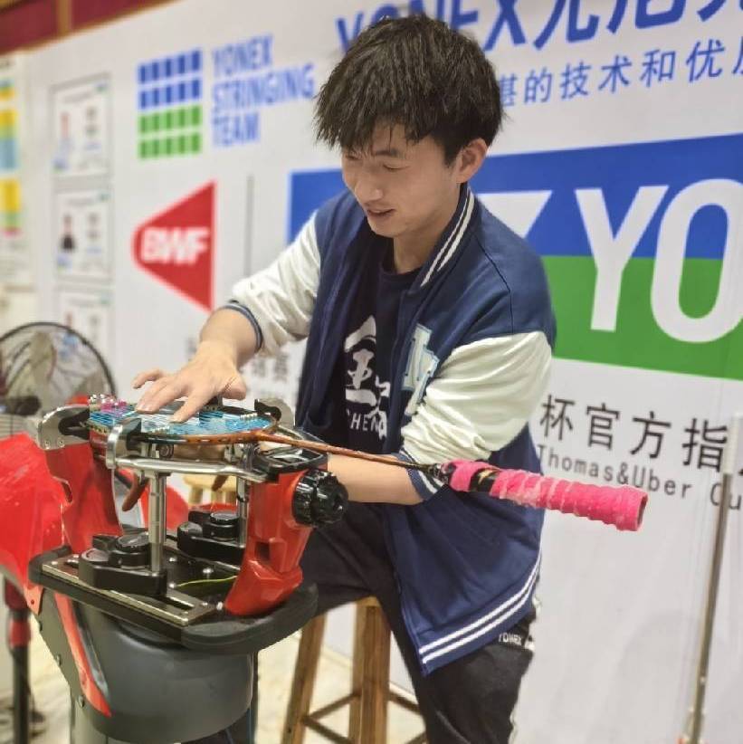 羽毛球小张