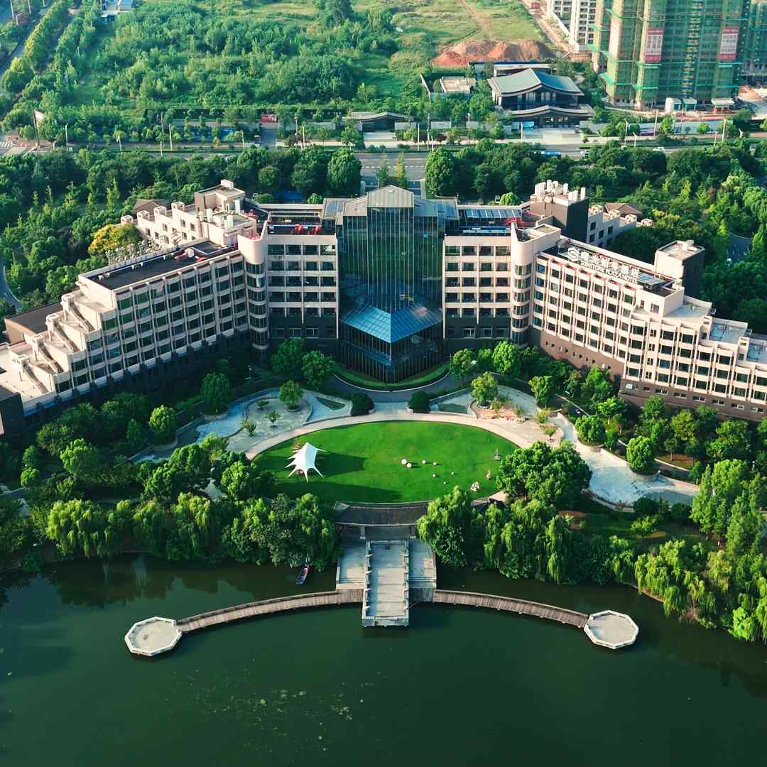 六安曙光铂尊酒店