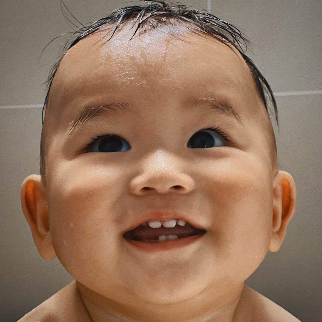 阿秉的小时候