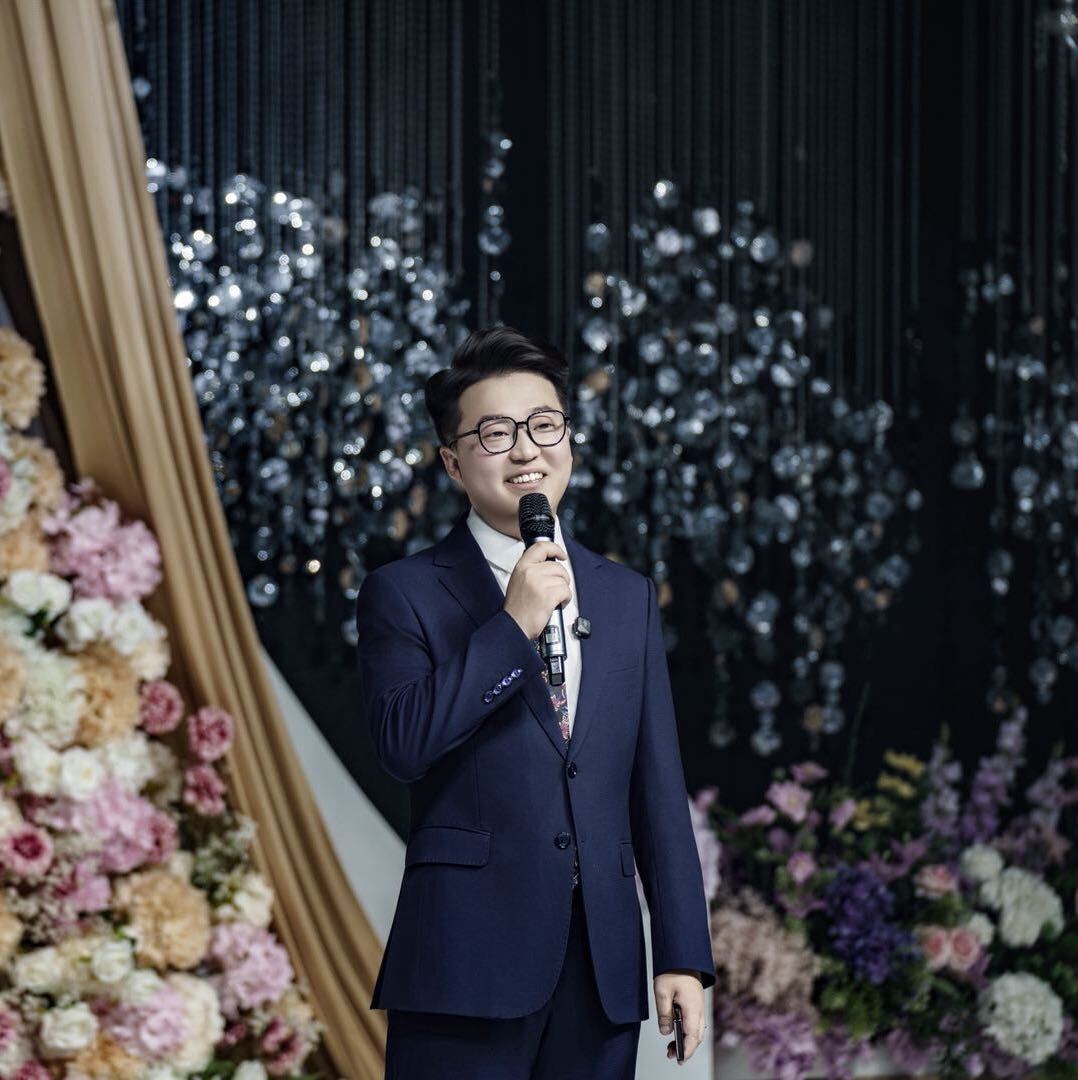 会跳舞的主持人-天赐