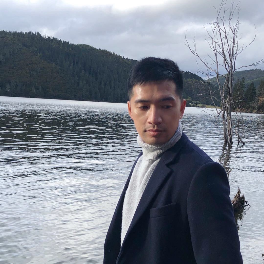 爱遛自己的凯文