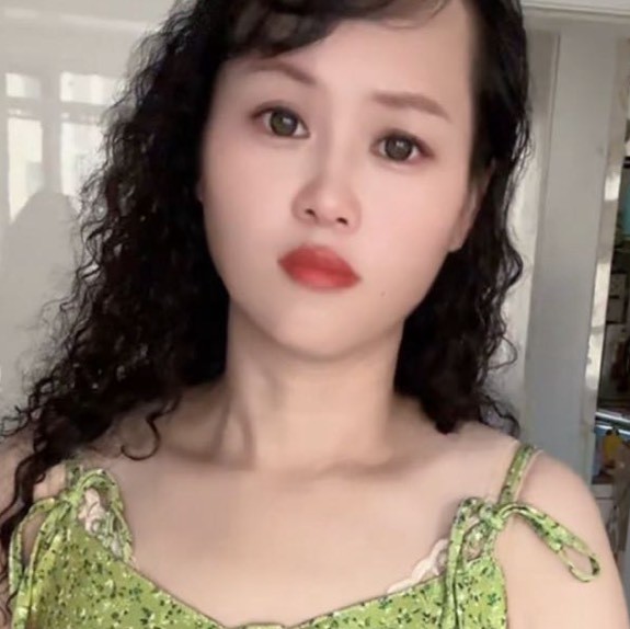 秋景美宝月
