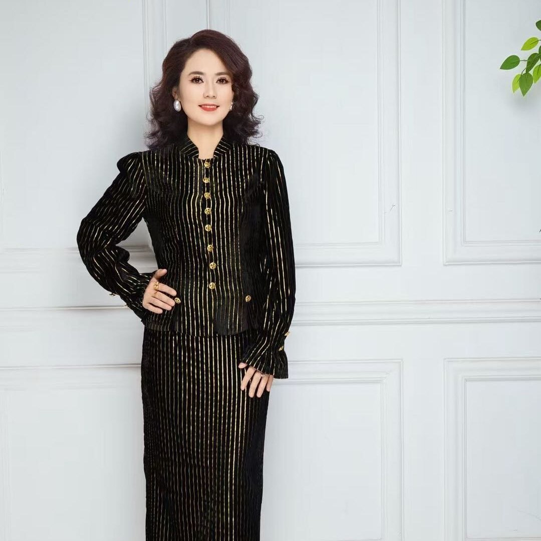 花辩手指服装设计师