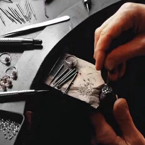 手艺匠人珠宝师傅