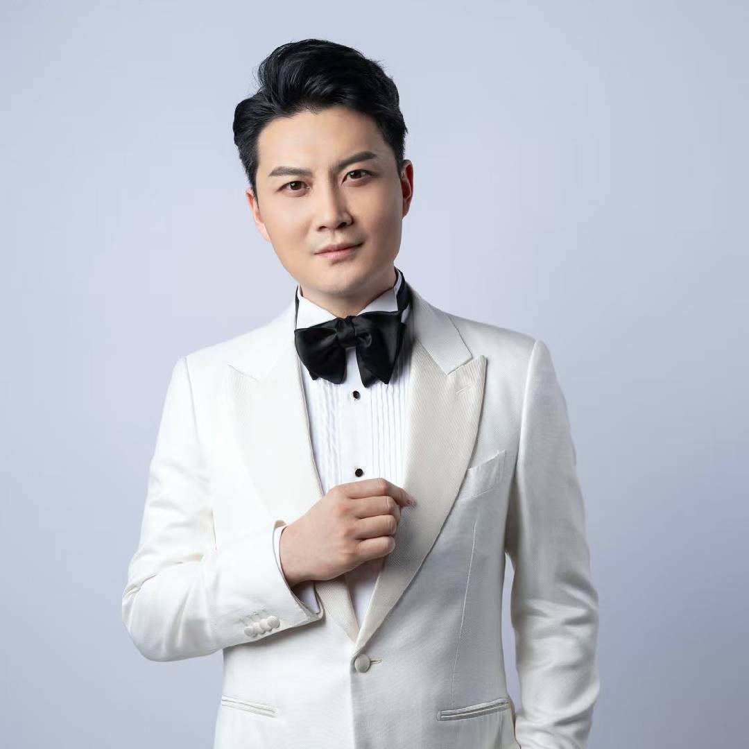 男中音张大伟