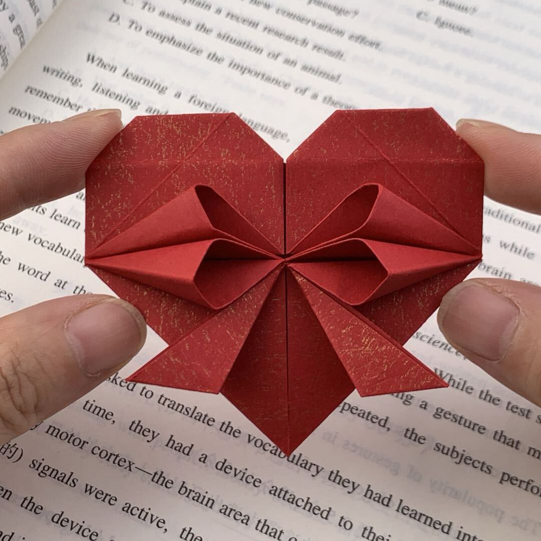 爱手工折纸的朵朵小号